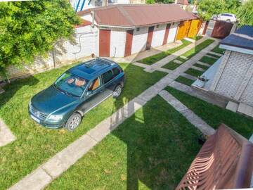 Фото номера Стандартный трехместный номер Гостевой дом Akunamatata г. Затока 21