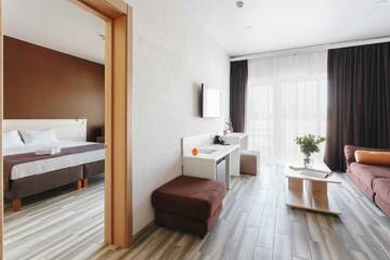 Фото номера Люкс с кроватью размера «king-size» и балконом Курортные отели Hotel Aquapark Zatoka г. Затока 3