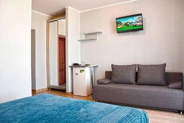 Фото номера Четырехместный номер с балконом Отель Hotel Golden Beach г. Затока 4