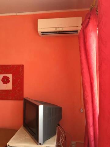 Фото номера Двухместный номер с 2 отдельными кроватями Отель Morskoy Briz Hotel г. Затока 23