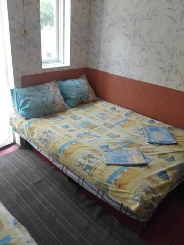 Фото номера Стандартный семейный номер Хостелы Sergey Rooms г. Затока 28