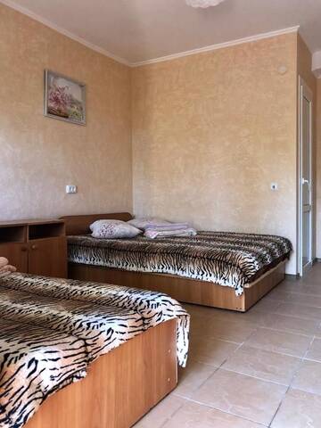 Фото номера Бюджетный трехместный номер Курортные отели База отдыха ТИРА г. Затока 10