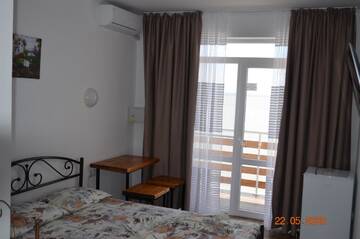 Фото номера Двухместный номер Делюкс с 1 кроватью Отель Sea View г. Затока 2